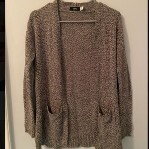 Grey sweater cardigan with pockets